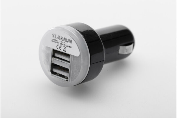 Doppia presa di ricarica USB per accendisigari 2.000 mA., 12 V.
