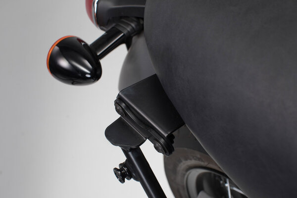 Adapter für SLC + V-LOC Seitenträger links Für Bonneville T100/T120 (15-) ohne orig. Halteb.