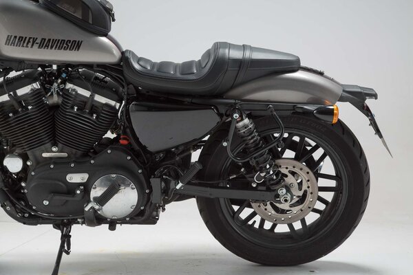 Soporte lateral izquierdo SLC Harley Sportster modelos (04-).