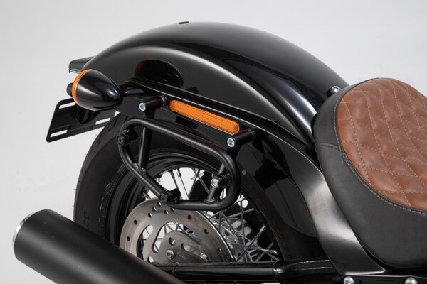 Soporte lateral derecho SLC Harley Dav. Softail Str. Bob (17-),Standard (20-).