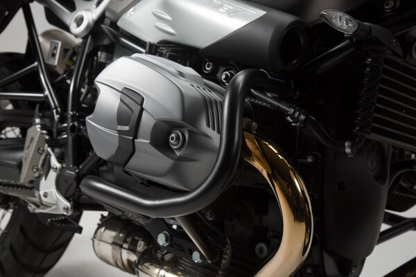 Barra di protezione motore Nero. Modelli BMW R nineT (14-).