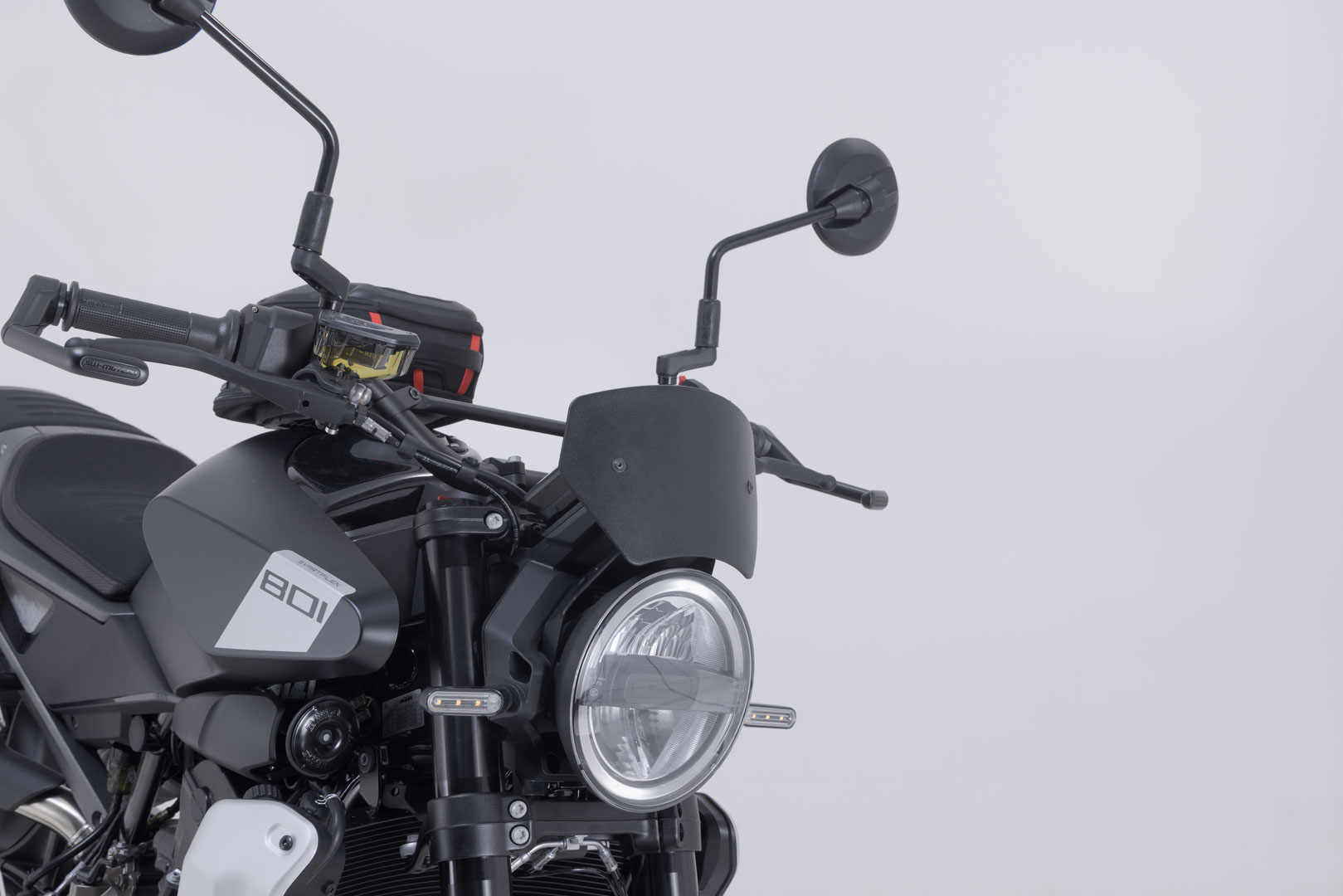 Parabrezza Nero. Husqvarna Svartpilen 801 (24-).
