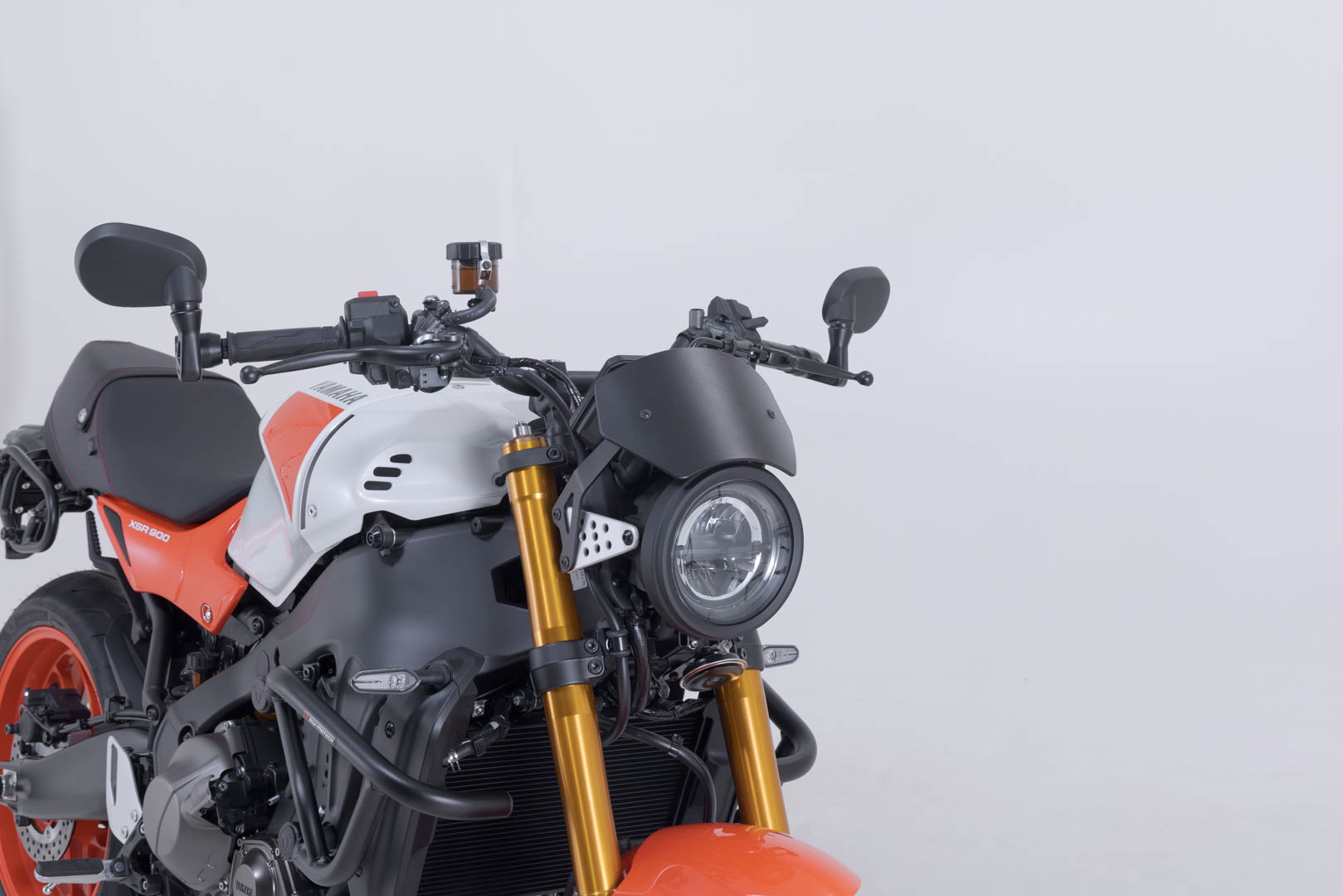 Parabrisas Negro. Yamaha XSR900 (21-).