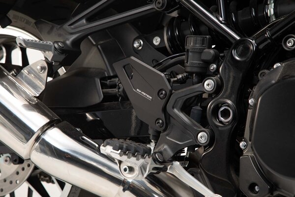 Protezione tallone Nero. Kawasaki Z900RS/ Cafe / SE (17-).