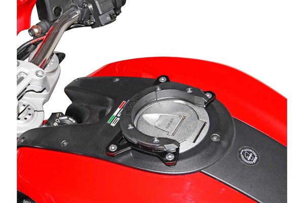 Anello aggancio serbatoio EVO Nero. Ducati Monster 696/1100.