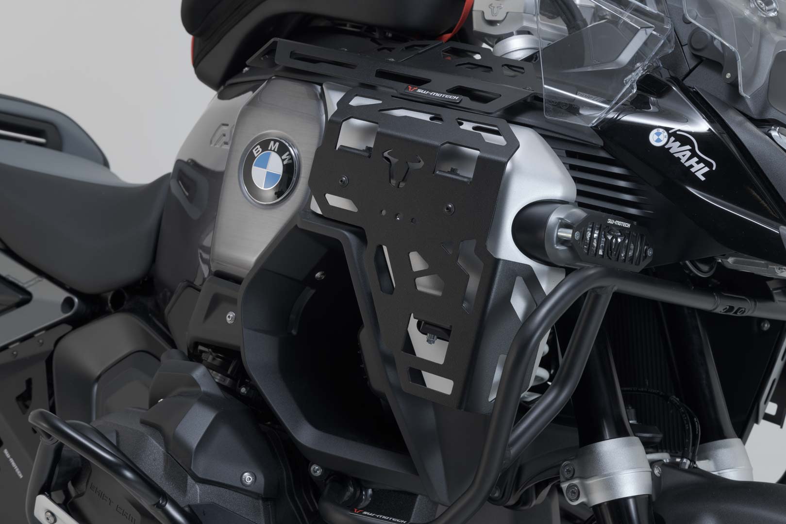 Gepäckträger für Tankabdeckung Schwarz. BMW R 1300 GS Adventure (24-).