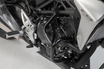 Barra di protezione motore Nero. Honda CB300R (18-).