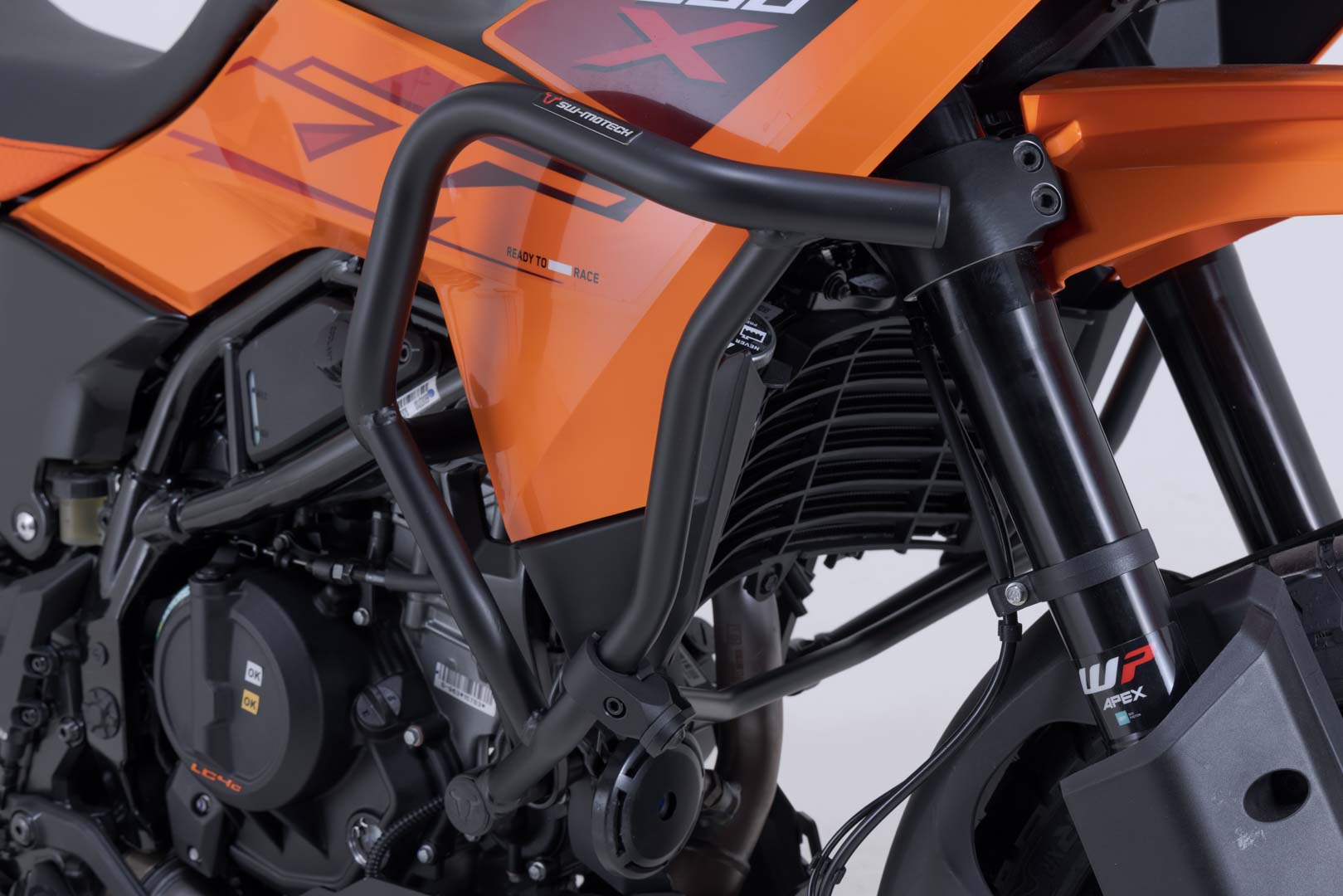 Barra di protezione motore Nero. KTM 250 Adv, 390 Adv (25-).