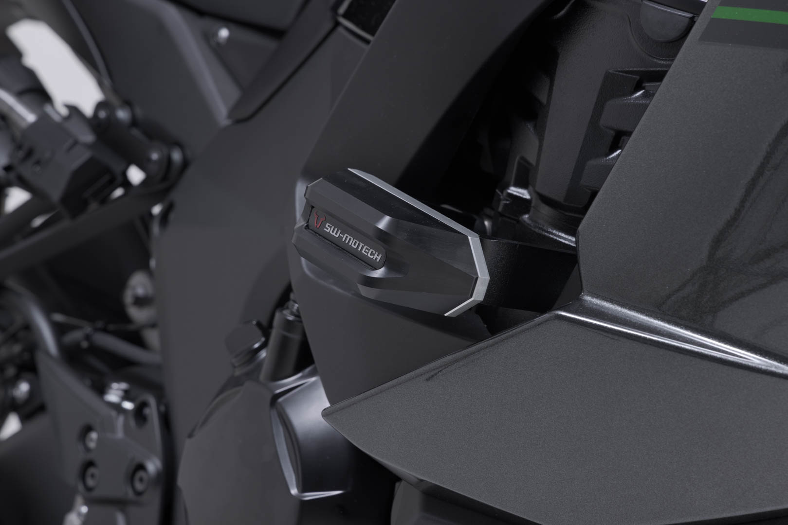 Kit tamponi di protezione per telaio Nero. Kawasaki Ninja 1000SX, 1100 SX/SE.