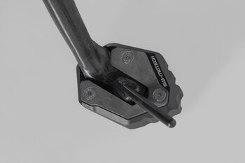 Base maggiorata per cavalletto laterale Nero/Argento. Yamaha MT-09 (20-)/ XSR900 (21-).