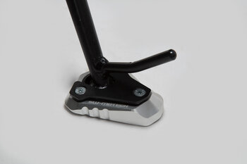 Base maggiorata per cavalletto laterale Nero/Argento. Modelli Kawasaki (11-).
