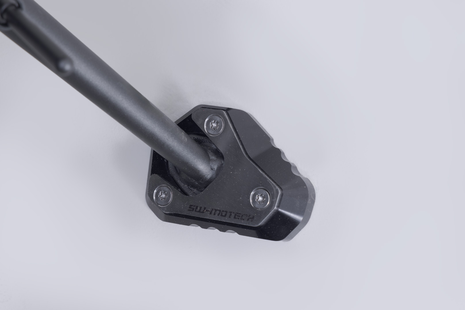 Extension for side stand foot Black/Silver. Versys 1000 (14-) / 1100 (24-).
