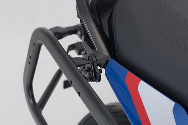 Soportes laterales EVO. B-stock. Negro. BMW R 1200 R/RS (14-18), R 1250 R/RS (18-).