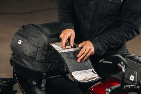 Legend Gear bolsa trasera LR4 Negro. 18-25 l.