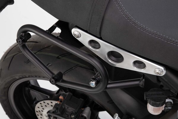 Legend Gear side bag system LC Yamaha XSR900 (15-21).