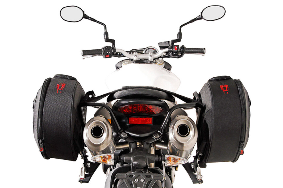 street triple saddle bags