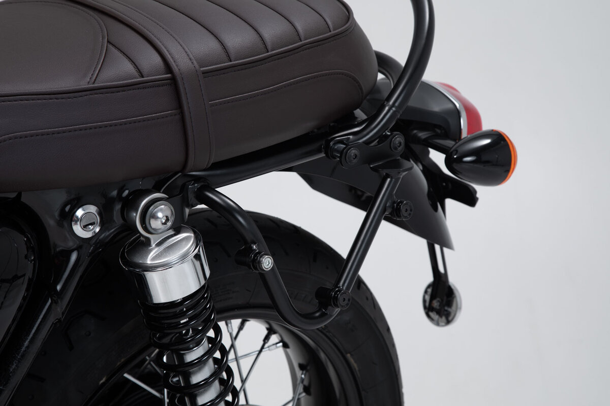 Saddlebags Black leather motorcycles Triumph Bonneville T100 T120