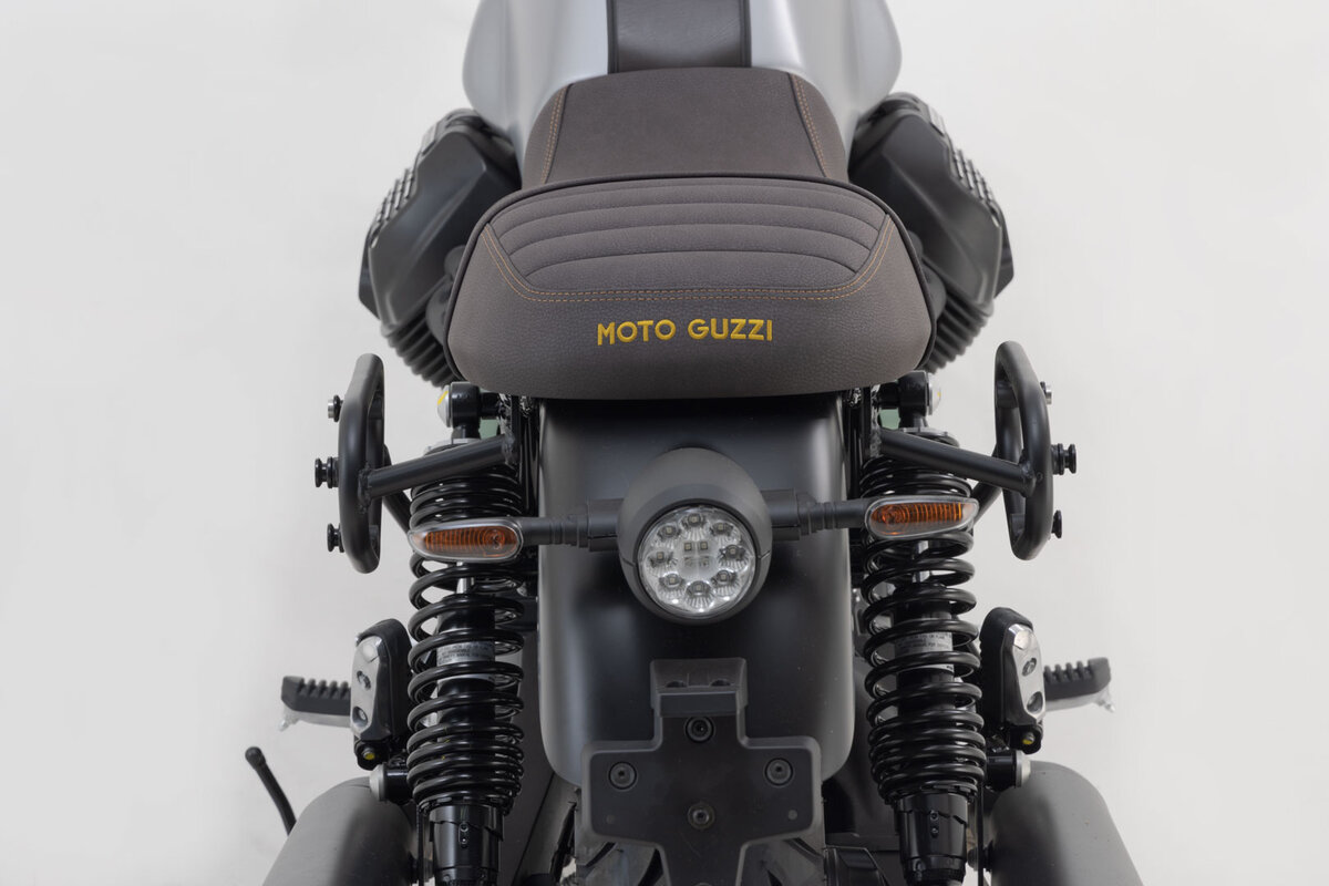 Legend Gear sacoche latérale moto vintage MOTO GUZZI V7 III bagagerie moto  sw motech chez equip'moto