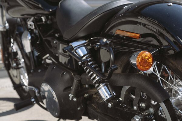 Legend Gear sist. borse laterali LC Black Edition Harley-Davidson Dyna Low Rider, Street Bob.