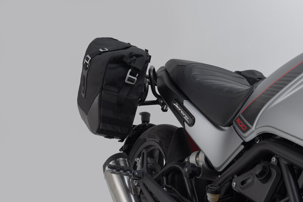 Legend Gear Seitentaschen-System LC Black Edition Benelli Leoncino 500 (17-) / 500 Trail (18-).