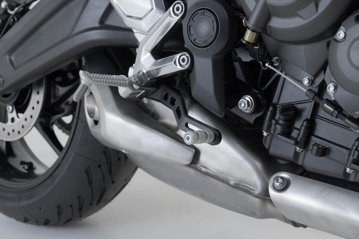 Model-specific aluminum brake pedal for Triumph Trident 660