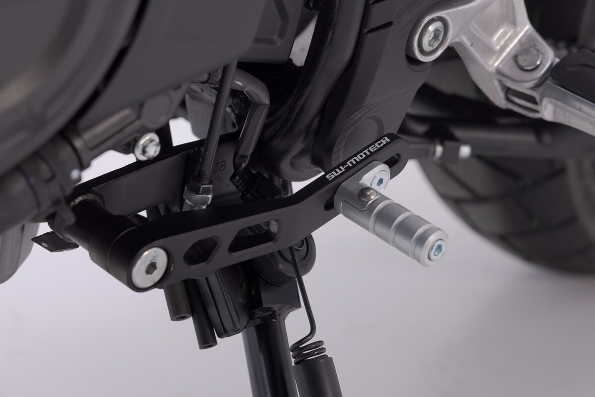 Adjustable gear lever for Honda CB500X (22-). ? SW-MOTECH
