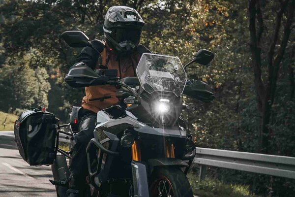 Kit protège-mains Adventure Noir. Modèles Ducati / KTM / BMW.
