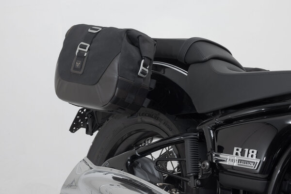 SLC side carrier right BMW R18 (20-).