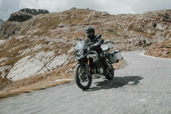 Sistema valigie in alluminio TRAX ADV Nero. 37/45 l. BMW F 800 / 700 / 650 GS (07-18).