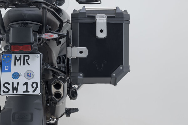 TRAX ADV aluminium case system + Akrapovic Black. 45/45 l. BMW R 1300 GS (23-).