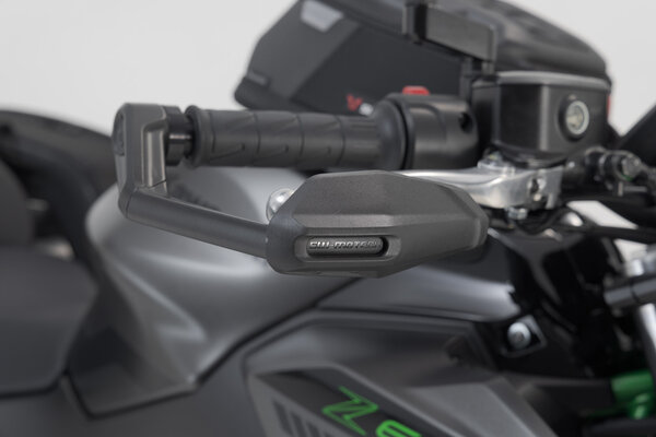 Lever guards with wind protection Black. Kawasaki Z 650 (16-).