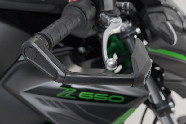 Lever guards with wind protection Black. Kawasaki Z 650 (16-).