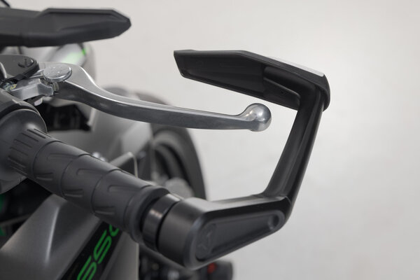 Lever guards with wind protection Black. Kawasaki Z 650 (16-).