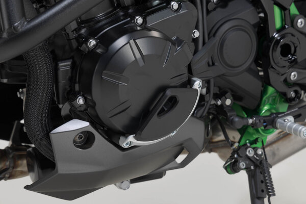 Engine case protector Black/Silver. Kawasaki Z900 models (16-).