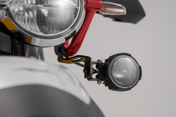 EVO Kit de feux anti-brouillard Noir. Moto Guzzi V85 TT (19-23).