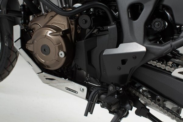 Protecciones laterales de motor Negro. Honda CRF1000L Africa Twin (15-).