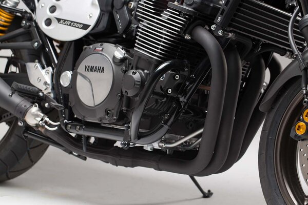 Barra di protezione motore Nero. Yamaha XJR1200 / XJR1300 (95-).