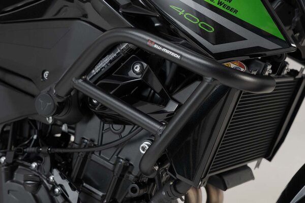 Barra di protezione motore Nero. Kawasaki Z400 (18-), Z500 (23-).