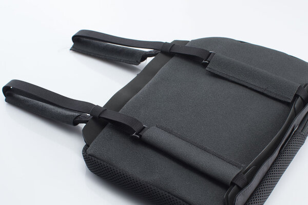 Cojín TRAVELLER SMART Negro. 33,5 x 38 cm.