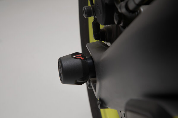 Slider set for rear axle Black. Yamaha MT-09 (16-20).