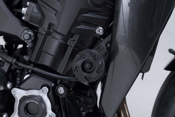 Frame slider kit Black. Kawasaki Z900 models (16-), Z1100 (25-).