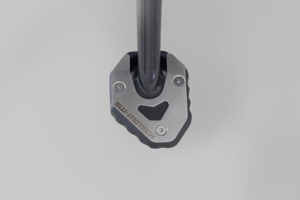 Base maggiorata per cavalletto laterale Nero/Argento. BMW R 12 G/S (25-).