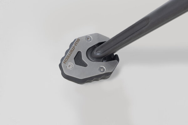 Base maggiorata per cavalletto laterale Nero/Argento. BMW R 12 G/S (25-).